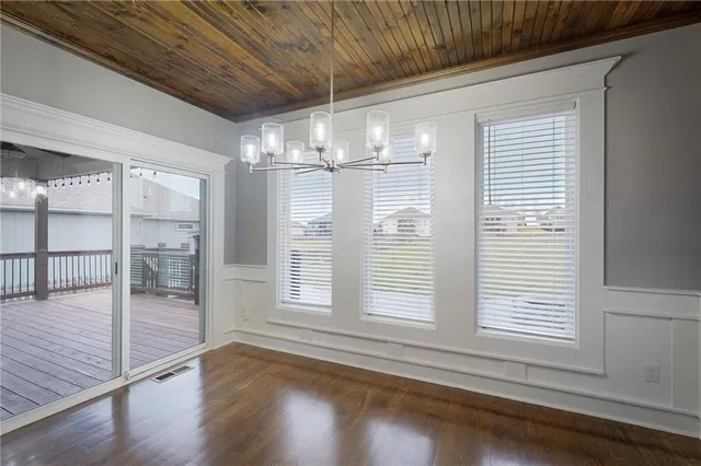 $525,000 | 309 Southwest Chelmsford Drive, Blue Springs, MO 64014