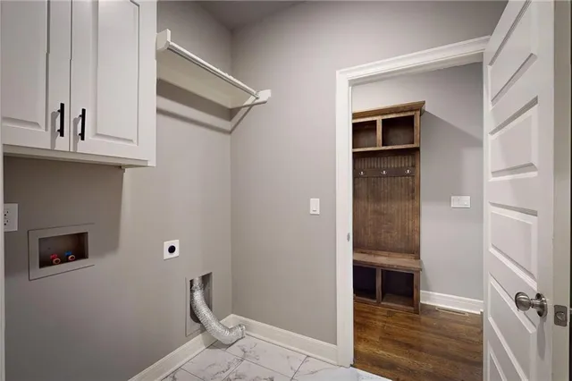 $525,000 | 309 Southwest Chelmsford Drive, Blue Springs, MO 64014