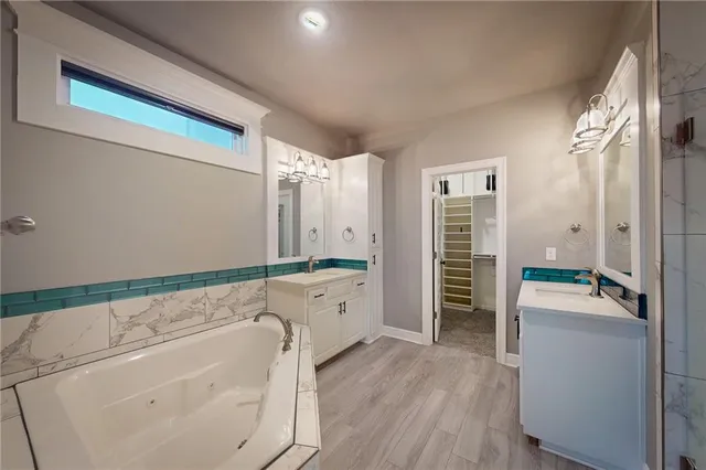 $525,000 | 309 Southwest Chelmsford Drive, Blue Springs, MO 64014