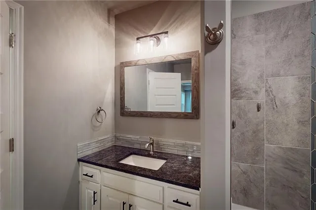 $525,000 | 309 Southwest Chelmsford Drive, Blue Springs, MO 64014