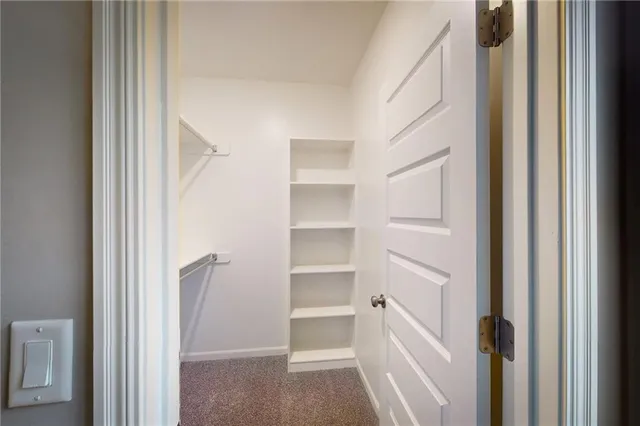 $525,000 | 309 Southwest Chelmsford Drive, Blue Springs, MO 64014