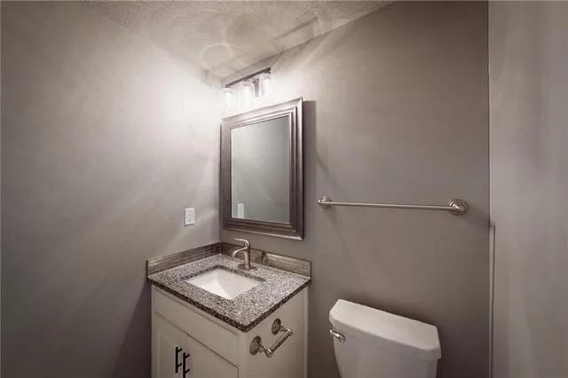 $525,000 | 309 Southwest Chelmsford Drive, Blue Springs, MO 64014