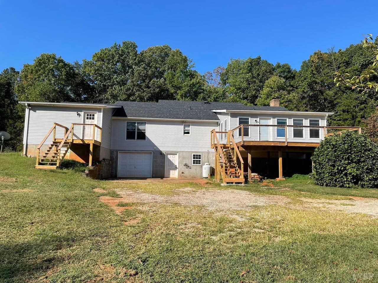 978 Country Club Road Appomattox, VA 24522 - Photo 3 of 3 a view of a house with a yard