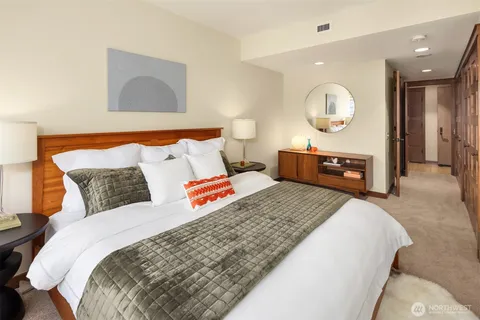 $795,000 | 1301 Spring Street, Unit 8F, Seattle, WA 98104