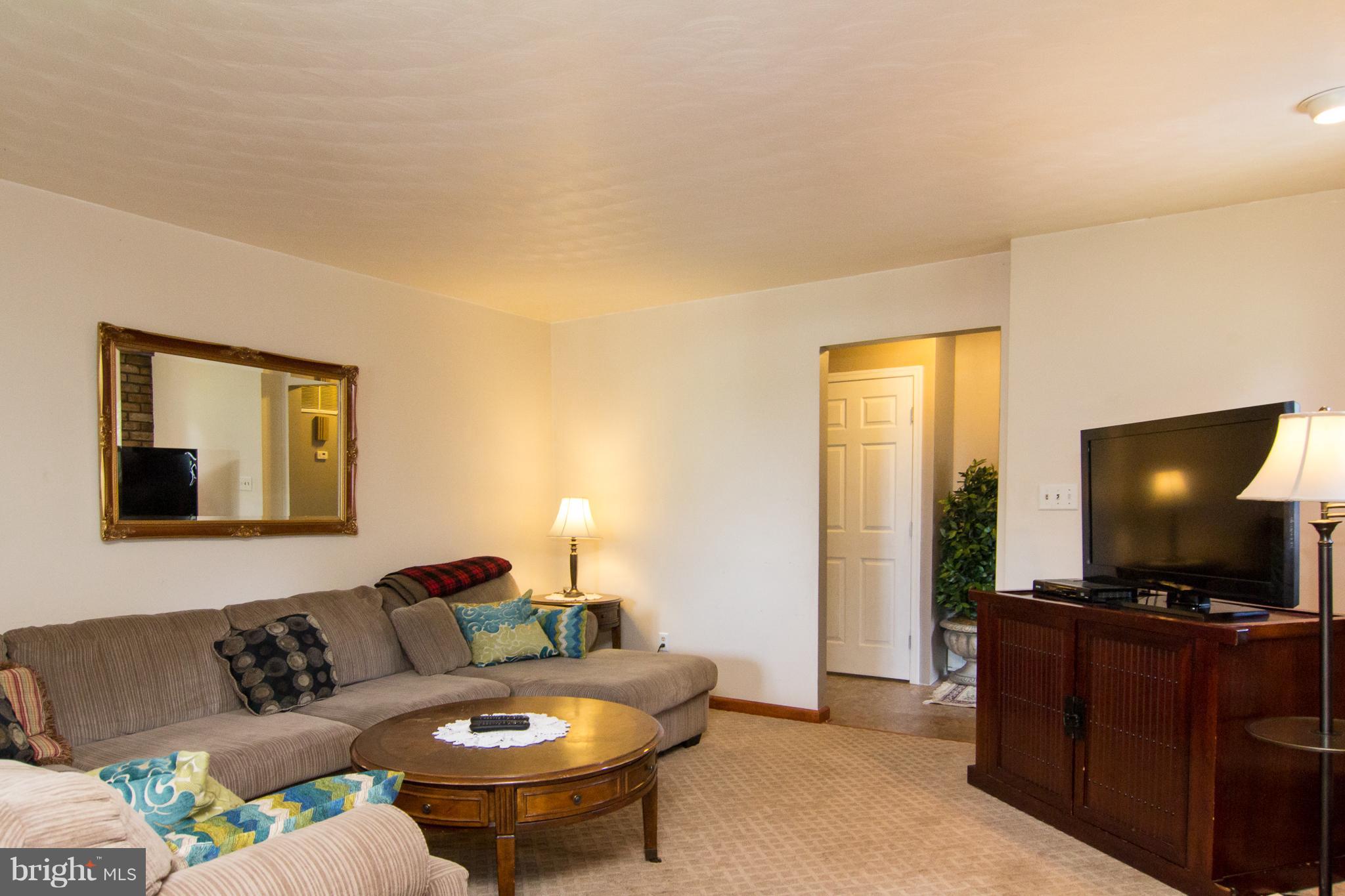 1681 Manchester Road Westminster, MD 21157 - Photo 6 of 30 Living Room