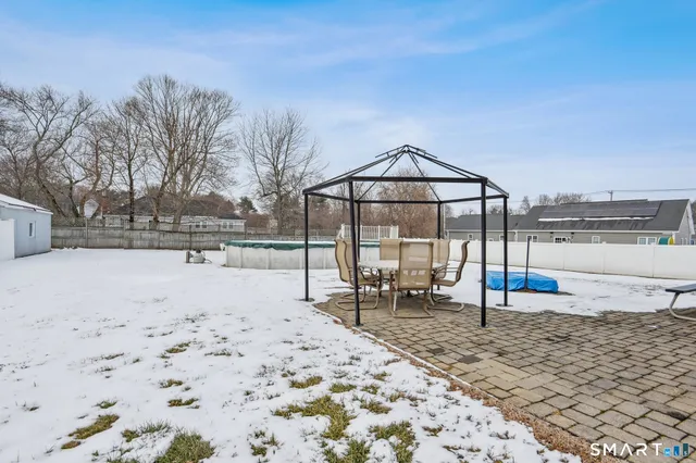 $825,000 | 10 Ball Road, North Haven, CT 06473