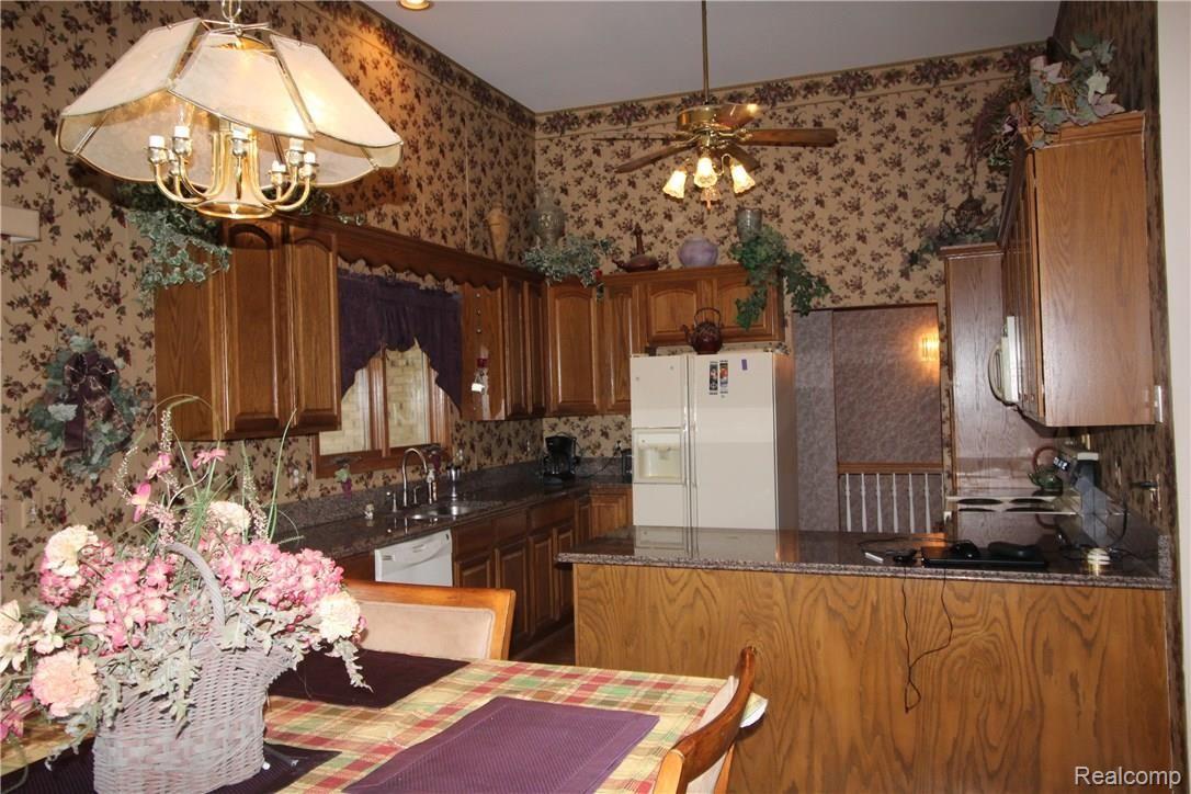 66200 Wolcott Road Ray, MI 48096 - Photo 21 of 32 WOLCOTT KITCHEN2.jpg
