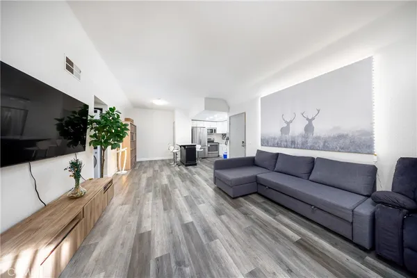 $499,000 | 22725 Lakeway Drive, Unit 393, Diamond Bar, CA 91765