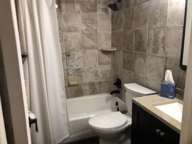 5501 Northwest 2nd Avenue, Unit TWO Boca Raton, FL 33487 - Photo 9 of 10 Guest Bath