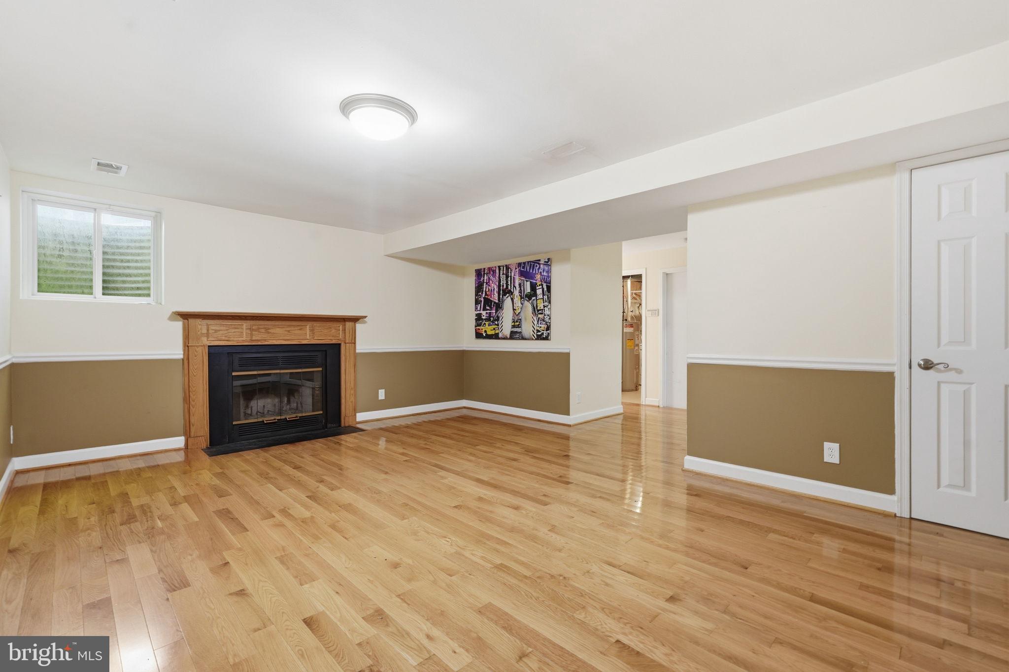1609 Oak Spring Way Reston, VA 20190 - Photo 39 of 50