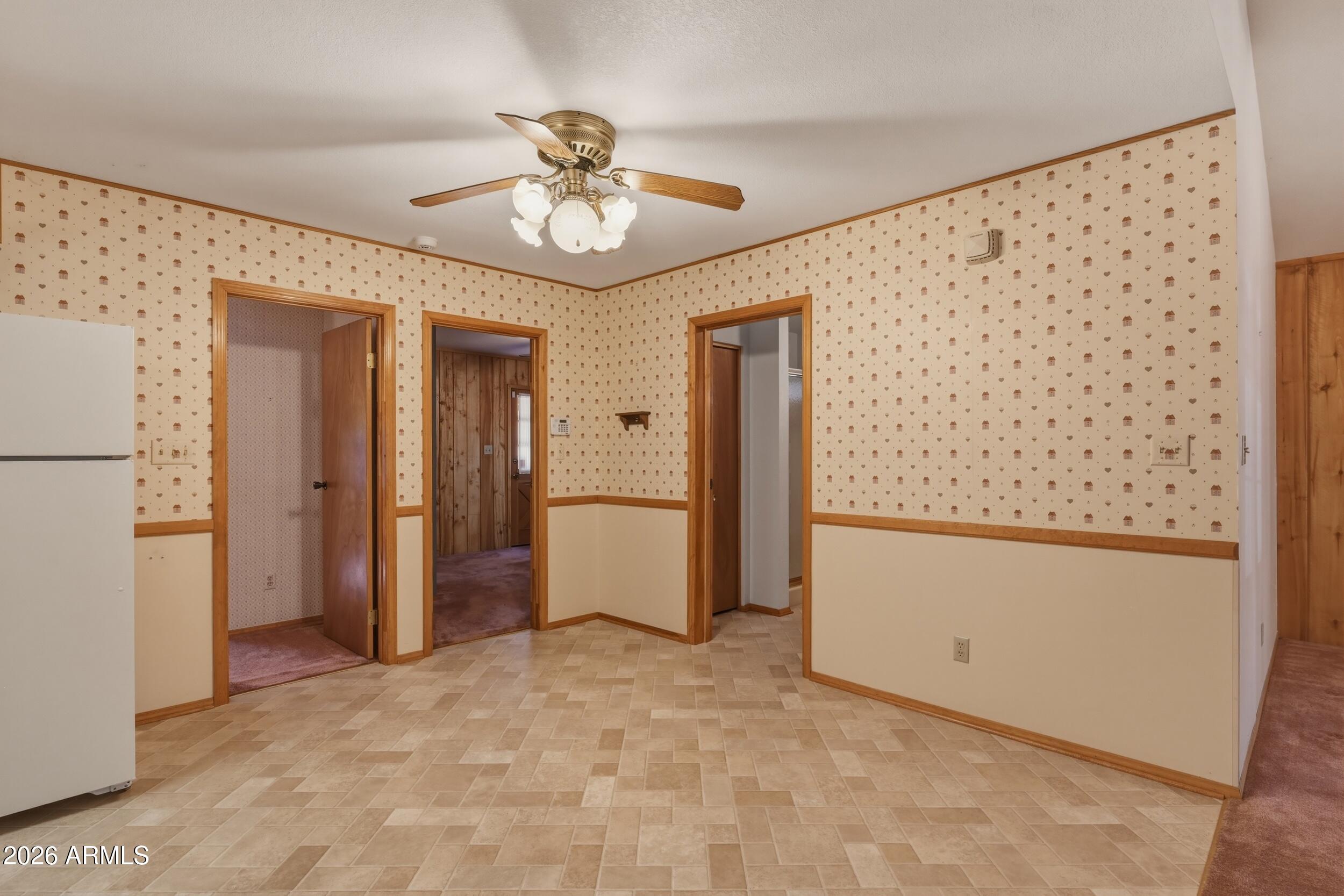 809 North Ponderosa Circle Payson, AZ 85541 - Photo 13 of 21 a view of a livingroom with an empty space
