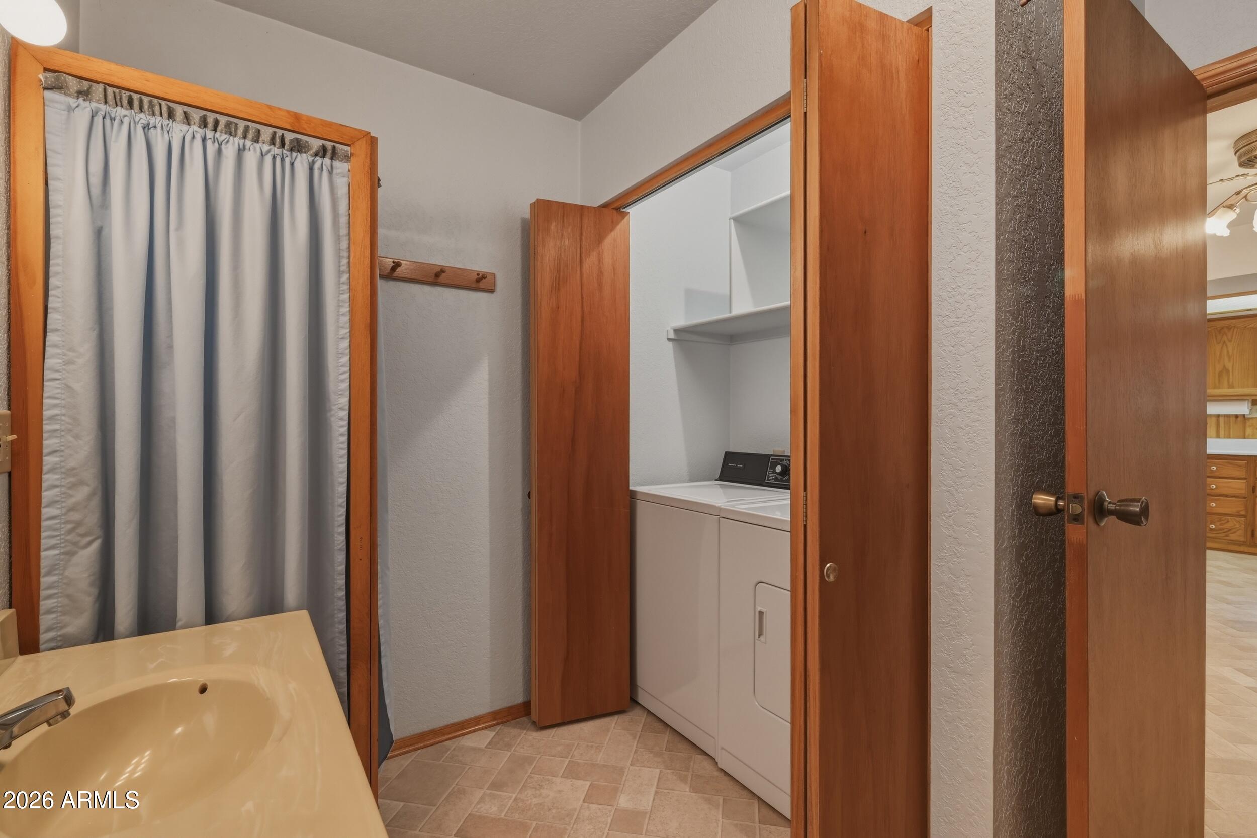 809 North Ponderosa Circle Payson, AZ 85541 - Photo 16 of 21 a bathroom with a tub and shower
