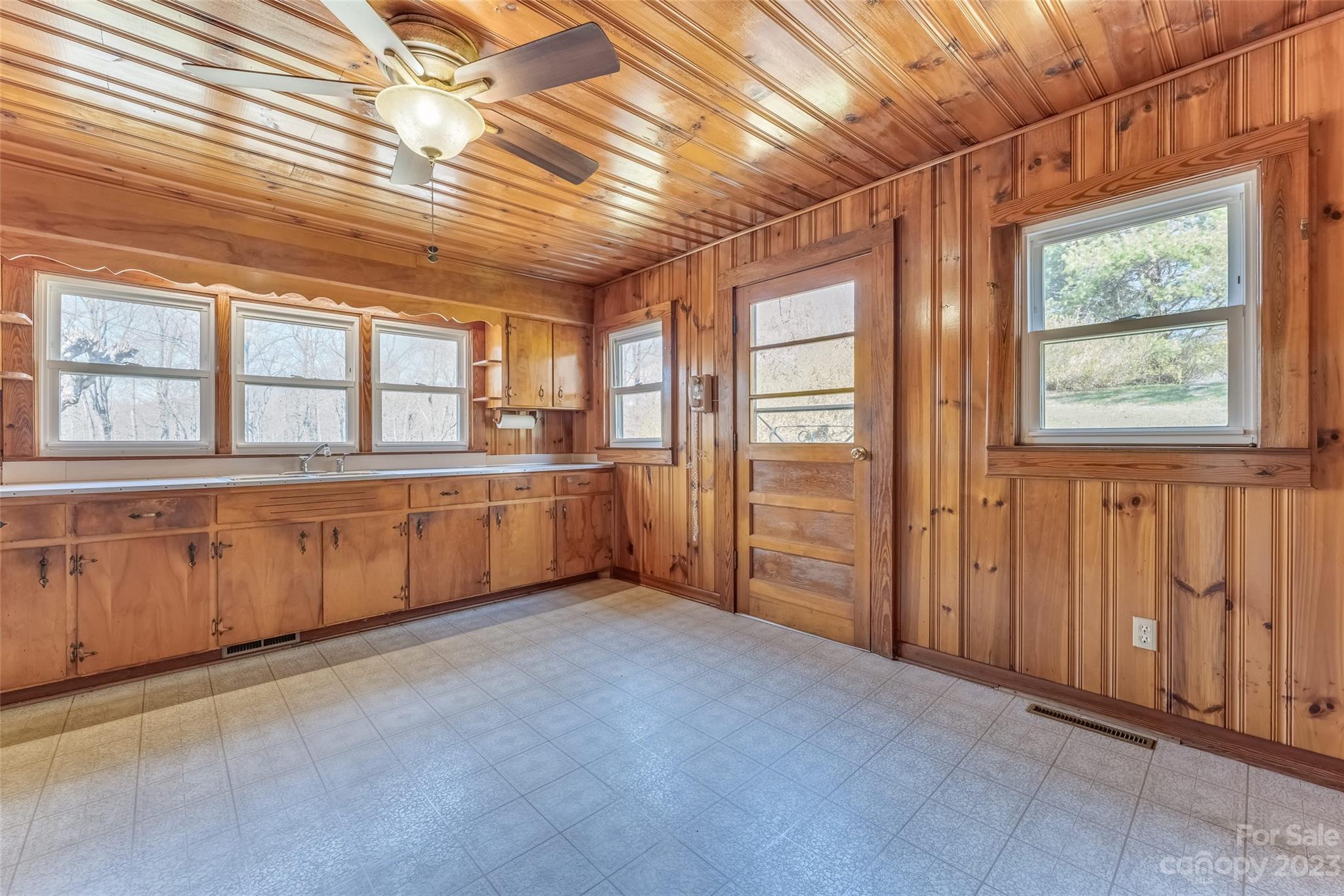 1345 Max Thompson Road Canton, NC 28716 - Photo 11 of 43