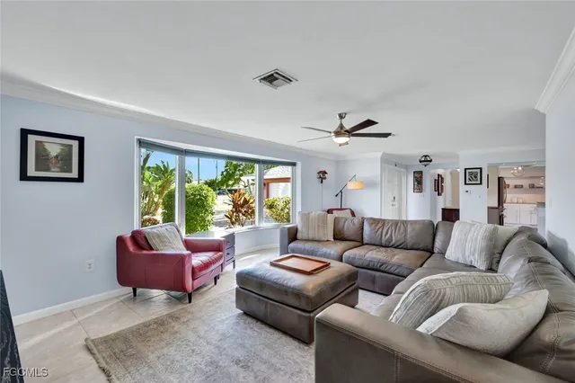 $565,000 | 4232 Southeast 8th Place, Cape Coral, FL 33904