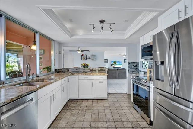 $565,000 | 4232 Southeast 8th Place, Cape Coral, FL 33904