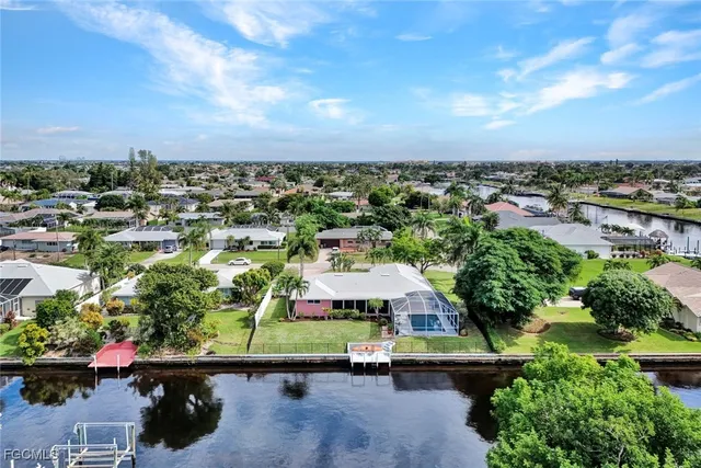 $565,000 | 4232 Southeast 8th Place, Cape Coral, FL 33904