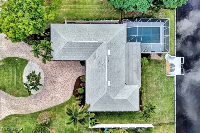 $565,000 | 4232 Southeast 8th Place, Cape Coral, FL 33904