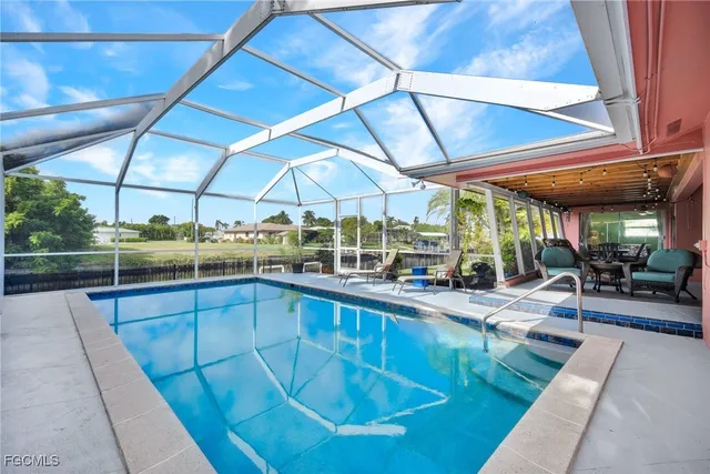 $565,000 | 4232 Southeast 8th Place, Cape Coral, FL 33904