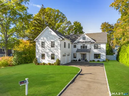 $2,895,000 | 27 Raymond Street, New Canaan, CT 06840
