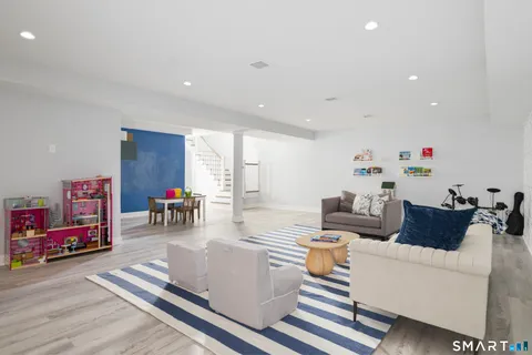 $2,895,000 | 27 Raymond Street, New Canaan, CT 06840