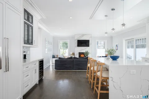$2,895,000 | 27 Raymond Street, New Canaan, CT 06840