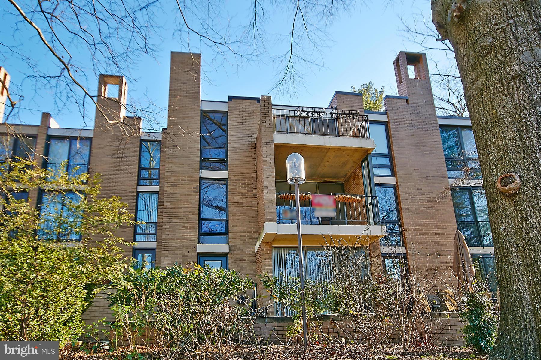 Exterior (Rear)