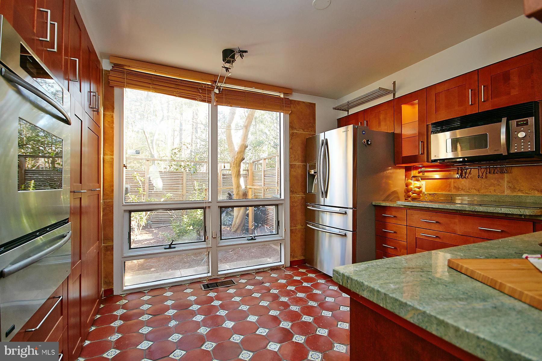 1696 Chimney House Road Reston, VA 20190 - Photo 16 of 30 Kitchen
