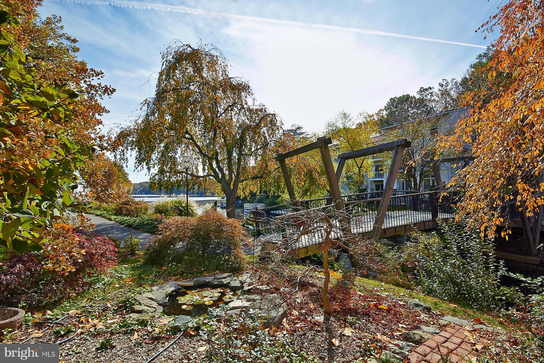 1696 Chimney House Road Reston, VA 20190 - Photo 27 of 30 Community
