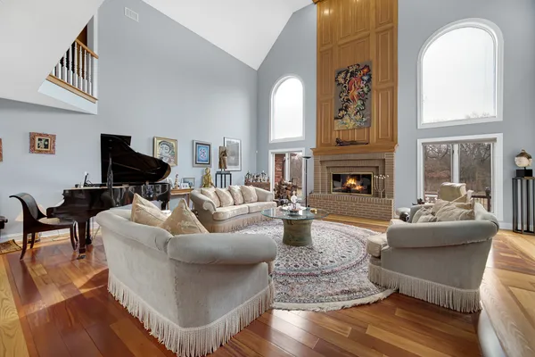 $3,949,000 | 1N424 Indian Knoll Road, West Chicago, IL 60185