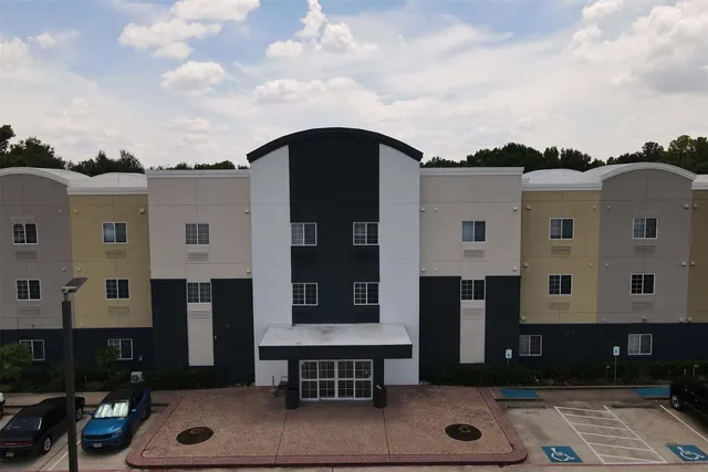 $951 | 8719 Farm Market 1960 West Road, Unit 325, Houston, TX 77065