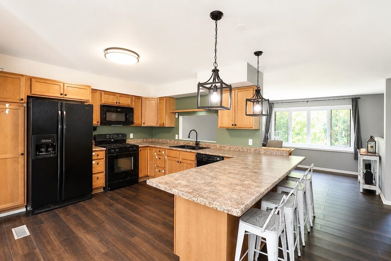724 Crist Road Beloit, WI 53511 - Photo 8 of 28