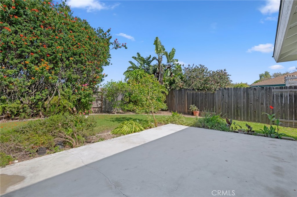 1077 Offshore Street Oxnard, CA 93035 - Photo 29 of 33 a view of green field with wooden fence