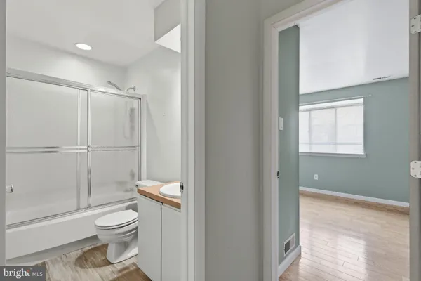 $297,000 | 305 Cypress Point Circle, Mount Laurel, NJ 08054