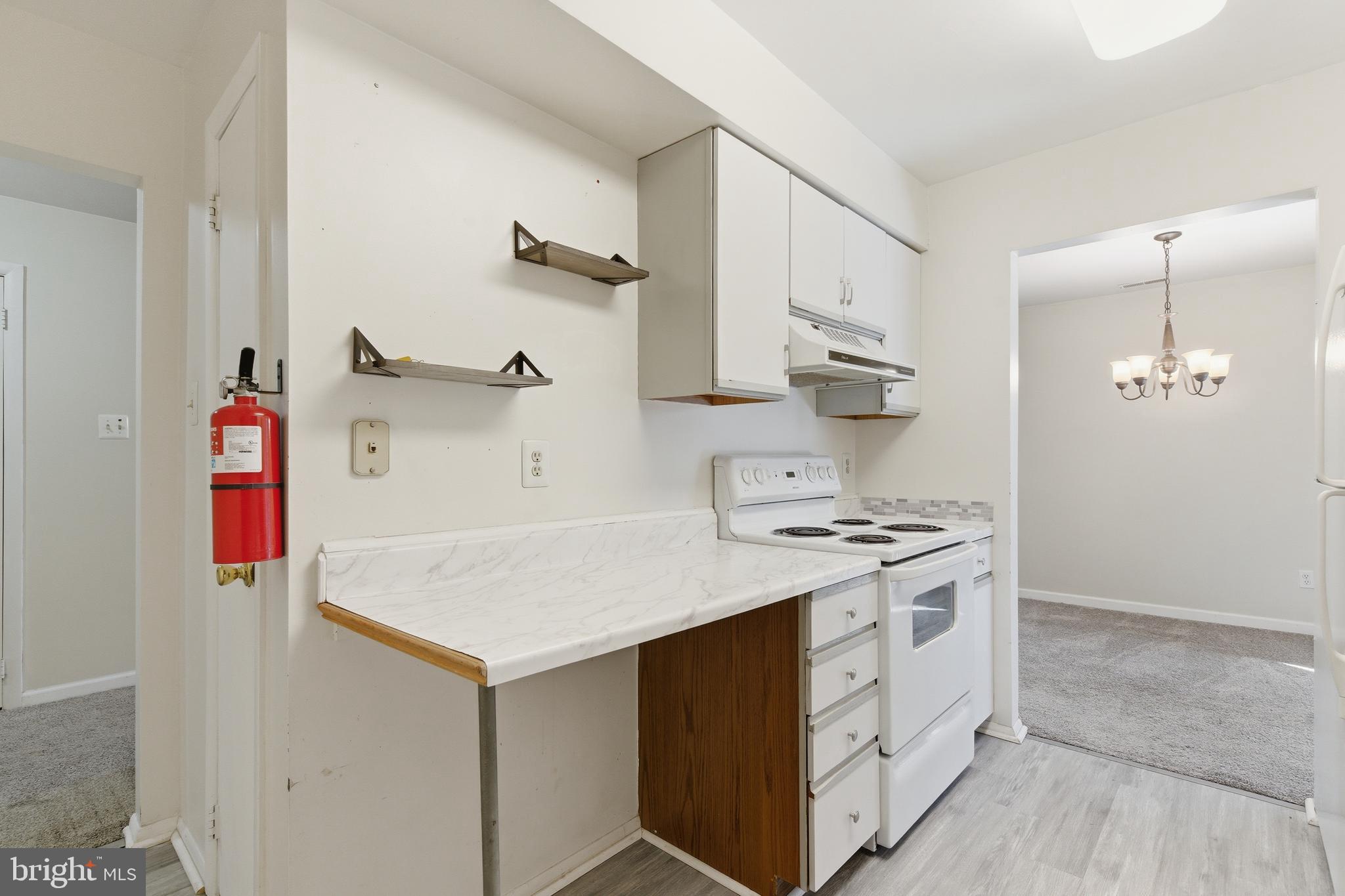 305 Cypress Point Circle Mount Laurel, NJ 08054 - Photo 5 of 28