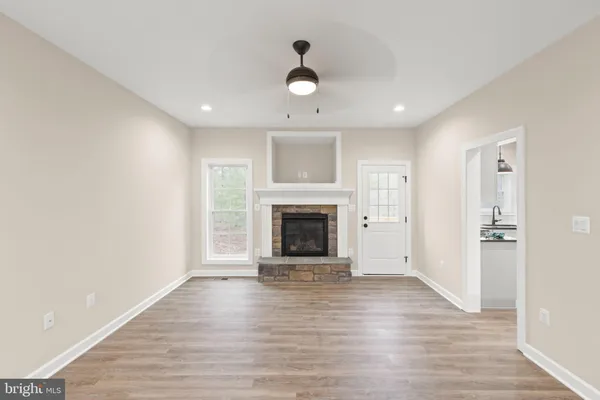 $695,000 | 220 Lakeland Circle, Middletown, VA 22645