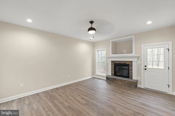 $695,000 | 220 Lakeland Circle, Middletown, VA 22645