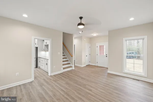 $695,000 | 220 Lakeland Circle, Middletown, VA 22645