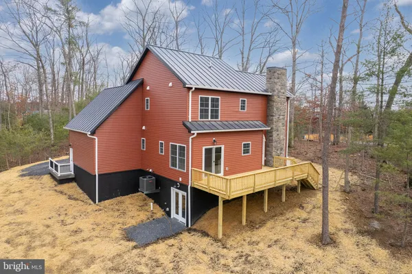 $695,000 | 220 Lakeland Circle, Middletown, VA 22645