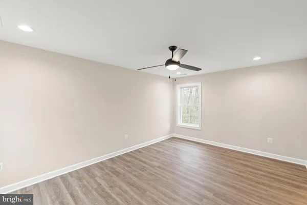 $695,000 | 220 Lakeland Circle, Middletown, VA 22645