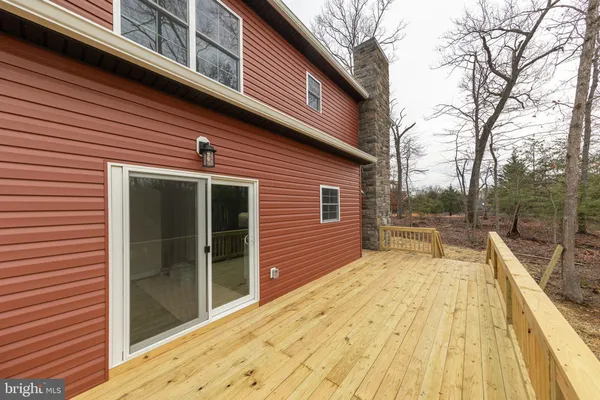 $695,000 | 220 Lakeland Circle, Middletown, VA 22645