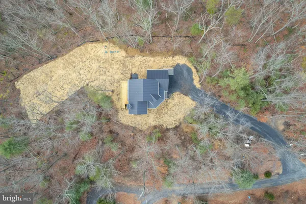 $695,000 | 220 Lakeland Circle, Middletown, VA 22645