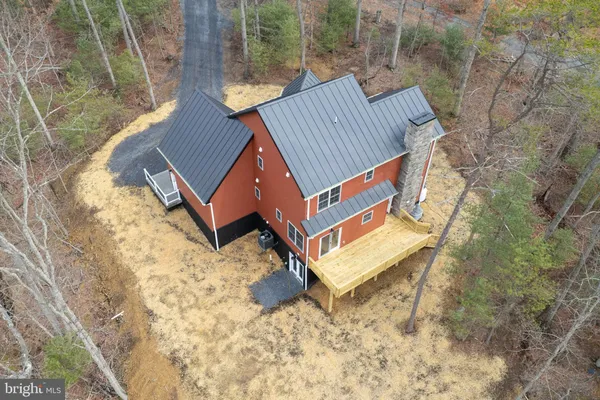 $695,000 | 220 Lakeland Circle, Middletown, VA 22645
