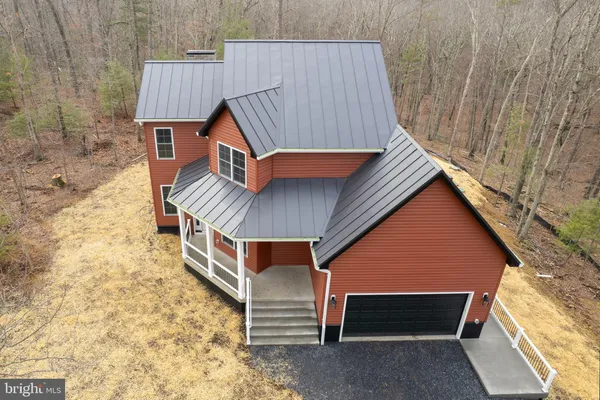 $695,000 | 220 Lakeland Circle, Middletown, VA 22645