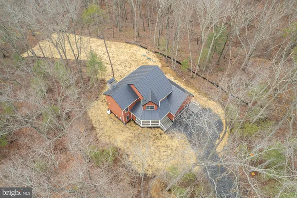 $695,000 | 220 Lakeland Circle, Middletown, VA 22645