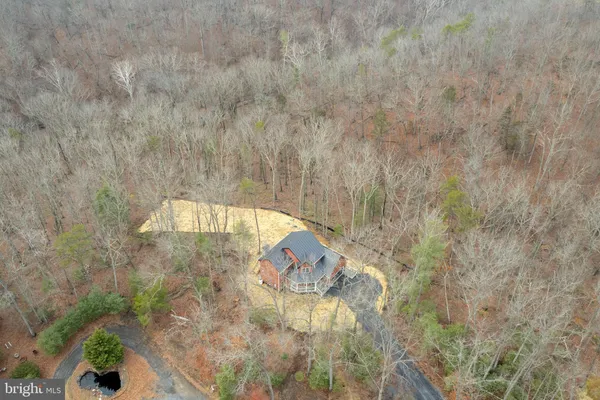 $695,000 | 220 Lakeland Circle, Middletown, VA 22645