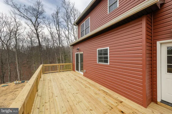 $695,000 | 220 Lakeland Circle, Middletown, VA 22645