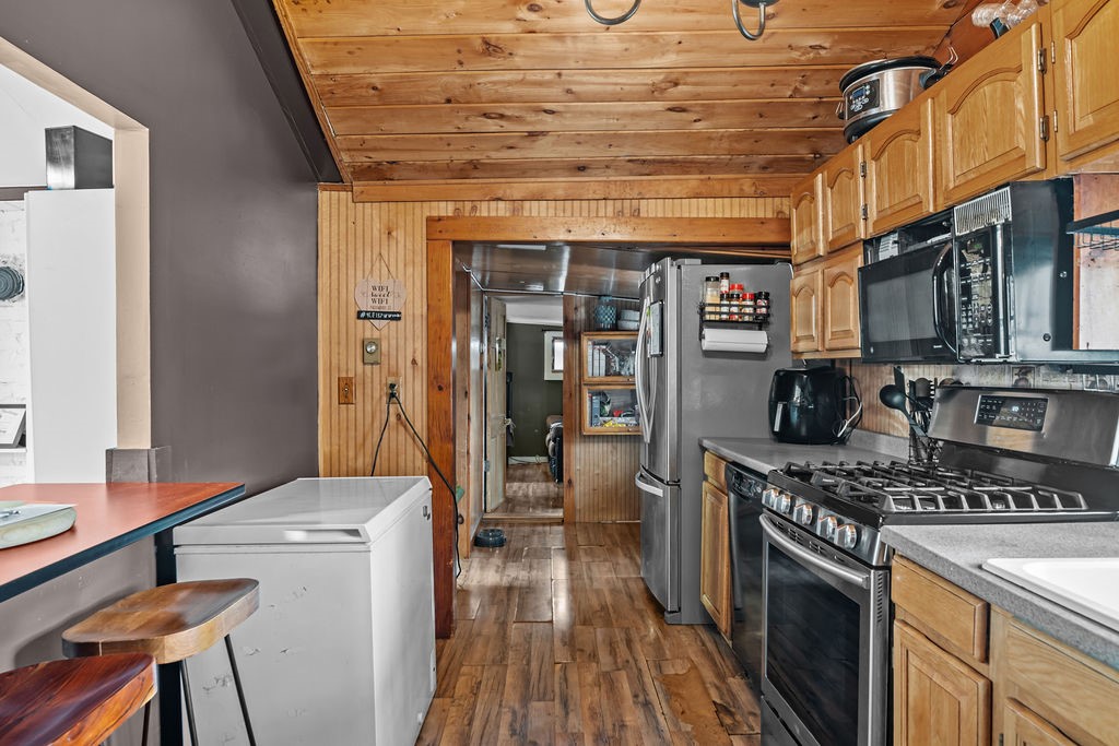 20 Echo Road Glocester, RI 02814 - Photo 3 of 28 Gallery Image 3