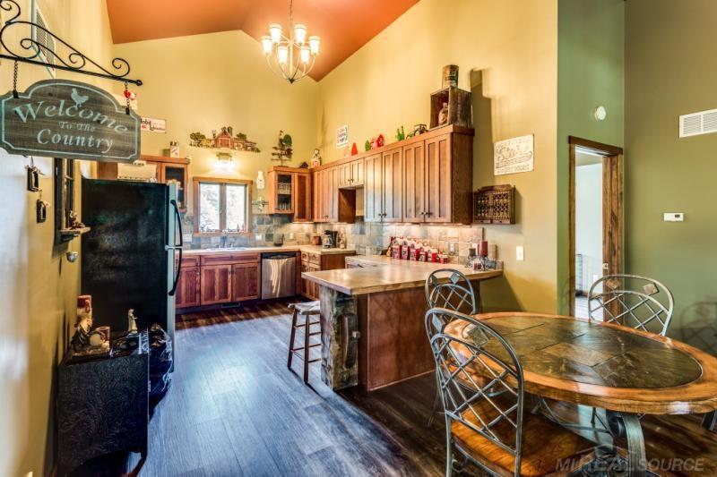 6743 Babcock Road Lexington, MI 48450 - Photo 8 of 24 31384501-7.JPG