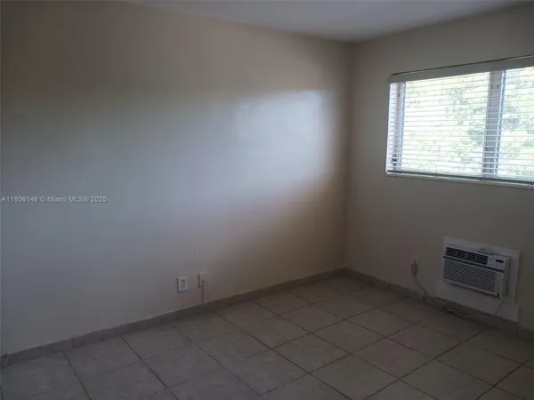 $149,000 | 2700 Northeast 135th Street, Unit 30, North Miami, FL 33181