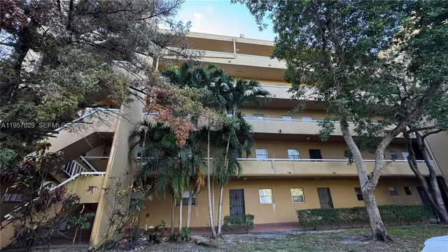 $2,400 | 4111 Stirling Road, Unit 102, Fort Lauderdale, FL 33314